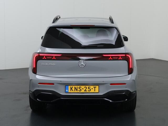 Mercedes-Benz GLB-Klasse 250+ Business Solution AMG 85.5 kWh | Night | Premium Pakket | Superscreen | Panoramadak | Trekhaak | Sportstoelen | Memory |