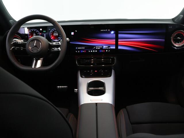 Mercedes-Benz GLB-Klasse 250+ Business Solution AMG 85.5 kWh | Night | Premium Pakket | Superscreen | Panoramadak | Trekhaak | Sportstoelen | Memory |