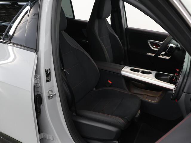 Mercedes-Benz GLB-Klasse 250+ Business Solution AMG 85.5 kWh | Night | Premium Pakket | Superscreen | Panoramadak | Trekhaak | Sportstoelen | Memory |