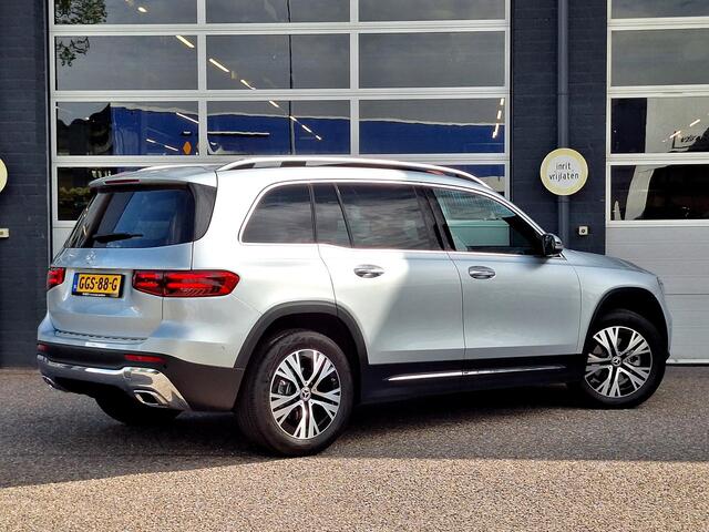 Mercedes-Benz GLB-Klasse 200 Star Edition Luxury Line | Panoramadak | Achteruitrijcamera | Memory Pakket | Sfeerverlichting | Multibeam LED | Dodehoekassitentie | Privacy Glas Achter | Mistlampen Voor | Keyless-GO | Elektrisch Bedienbare Achterklep