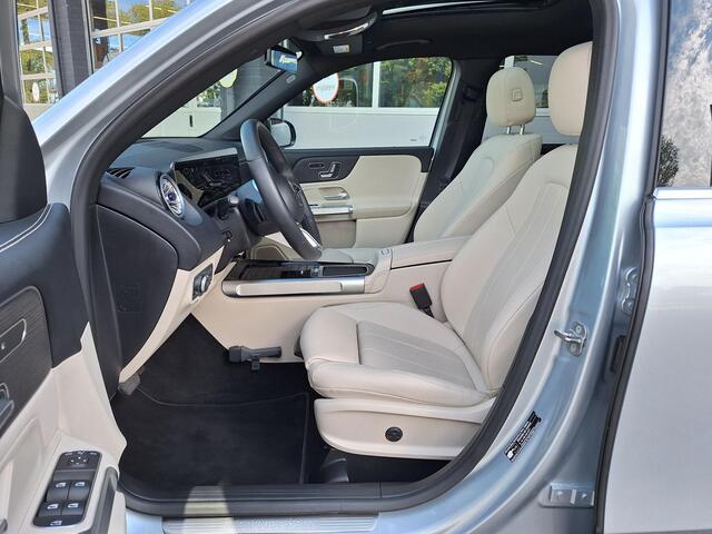 Mercedes-Benz GLB-Klasse 200 Star Edition Luxury Line | Panoramadak | Achteruitrijcamera | Memory Pakket | Sfeerverlichting | Multibeam LED | Dodehoekassitentie | Privacy Glas Achter | Mistlampen Voor | Keyless-GO | Elektrisch Bedienbare Achterklep
