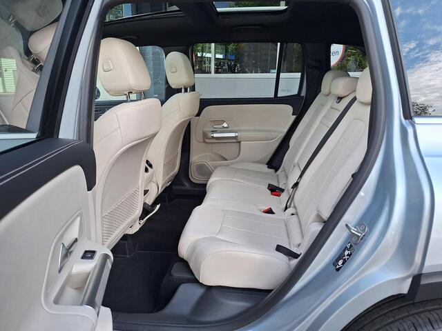 Mercedes-Benz GLB-Klasse 200 Star Edition Luxury Line | Panoramadak | Achteruitrijcamera | Memory Pakket | Sfeerverlichting | Multibeam LED | Dodehoekassitentie | Privacy Glas Achter | Mistlampen Voor | Keyless-GO | Elektrisch Bedienbare Achterklep