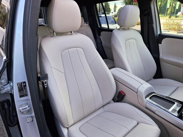 Mercedes-Benz GLB-Klasse 200 Star Edition Luxury Line | Panoramadak | Achteruitrijcamera | Memory Pakket | Sfeerverlichting | Multibeam LED | Dodehoekassitentie | Privacy Glas Achter | Mistlampen Voor | Keyless-GO | Elektrisch Bedienbare Achterklep