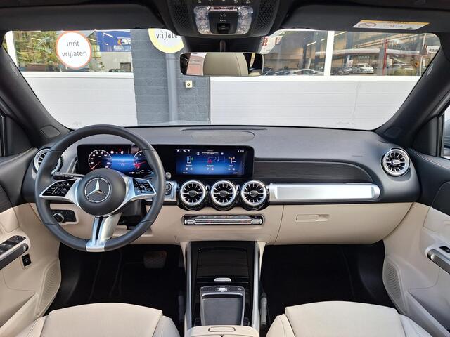 Mercedes-Benz GLB-Klasse 200 Star Edition Luxury Line | Panoramadak | Achteruitrijcamera | Memory Pakket | Sfeerverlichting | Multibeam LED | Dodehoekassitentie | Privacy Glas Achter | Mistlampen Voor | Keyless-GO | Elektrisch Bedienbare Achterklep