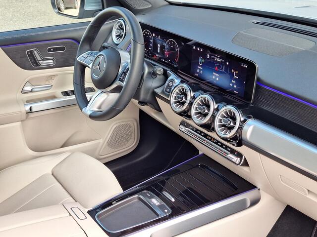 Mercedes-Benz GLB-Klasse 200 Star Edition Luxury Line | Panoramadak | Achteruitrijcamera | Memory Pakket | Sfeerverlichting | Multibeam LED | Dodehoekassitentie | Privacy Glas Achter | Mistlampen Voor | Keyless-GO | Elektrisch Bedienbare Achterklep