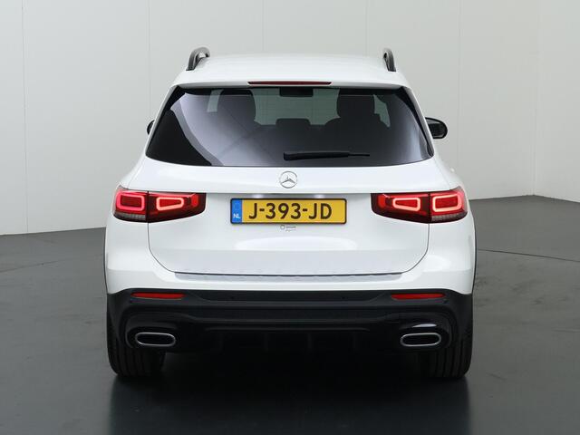 Mercedes-Benz GLB-Klasse 200 Business Solution AMG | Night | Widescreen | Extra getint glas | Stoelverwarming | Achteruitrijcamera |