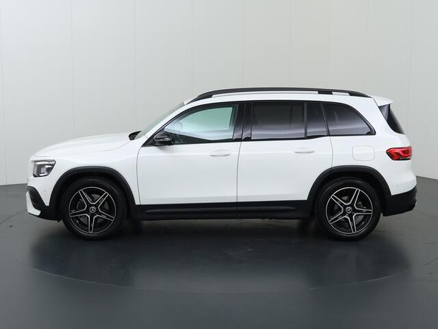 Mercedes-Benz GLB-Klasse 200 Business Solution AMG | Night | Widescreen | Extra getint glas | Stoelverwarming | Achteruitrijcamera |