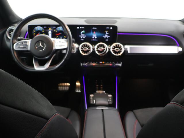 Mercedes-Benz GLB-Klasse 200 Business Solution AMG | Night | Widescreen | Extra getint glas | Stoelverwarming | Achteruitrijcamera |