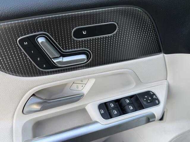 Mercedes-Benz GLB-Klasse BWJ 2021 | 180 Bus Sol Luxury 7p. AUTOMAAT | PANO DAK | LEER | CAMERA | CLIMA | NAVI | STOELVERW | FULL LED | DIGI DASH |