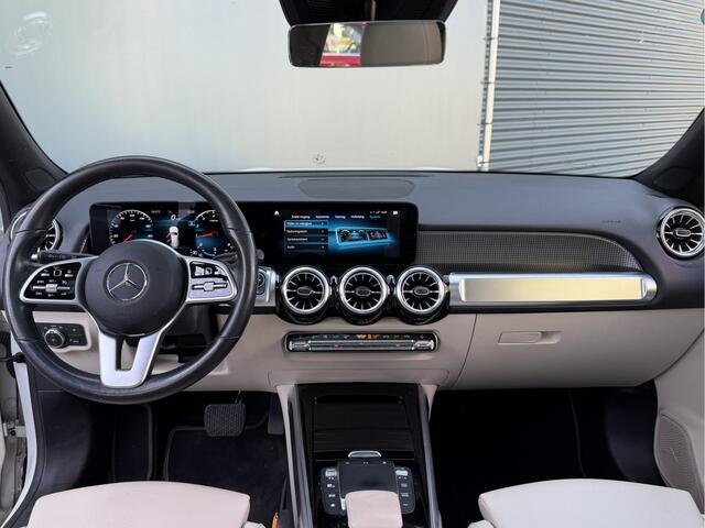 Mercedes-Benz GLB-Klasse BWJ 2021 | 180 Bus Sol Luxury 7p. AUTOMAAT | PANO DAK | LEER | CAMERA | CLIMA | NAVI | STOELVERW | FULL LED | DIGI DASH |