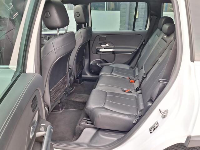 Mercedes-Benz GLB-Klasse 200 Business Solution Luxury | Panoramadak | Trekhaak Afneembaar | Achteruitrijcamera | Memory Pakket | Sfeerverlichting | Widescreen | Stoelverwarming | Multibeam LED | Privacy Glas Achter | Keyless-GO | Elektrisch Bedienbare Achterklep