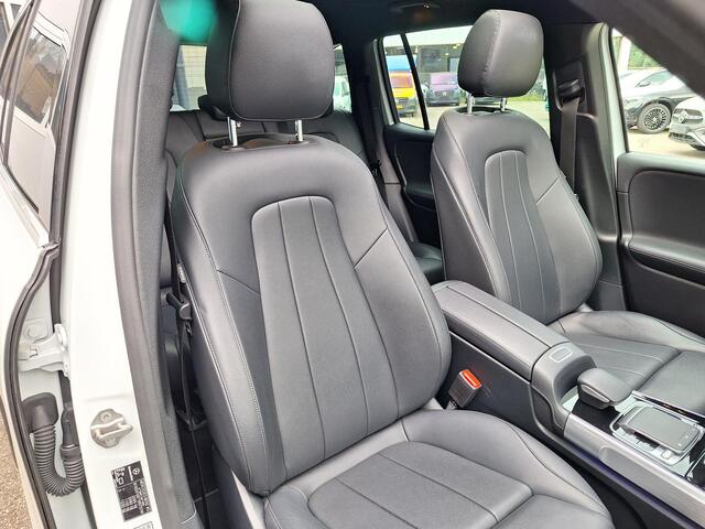 Mercedes-Benz GLB-Klasse 200 Business Solution Luxury | Panoramadak | Trekhaak Afneembaar | Achteruitrijcamera | Memory Pakket | Sfeerverlichting | Widescreen | Stoelverwarming | Multibeam LED | Privacy Glas Achter | Keyless-GO | Elektrisch Bedienbare Achterklep