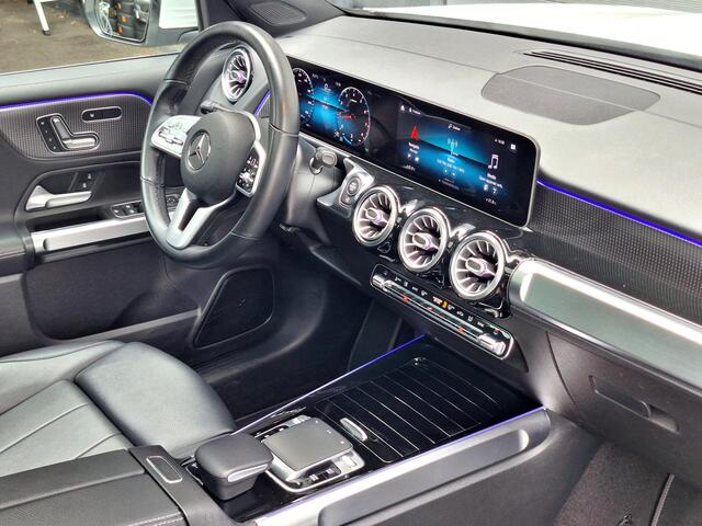 Mercedes-Benz GLB-Klasse 200 Business Solution Luxury | Panoramadak | Trekhaak Afneembaar | Achteruitrijcamera | Memory Pakket | Sfeerverlichting | Widescreen | Stoelverwarming | Multibeam LED | Privacy Glas Achter | Keyless-GO | Elektrisch Bedienbare Achterklep