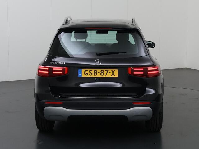 Mercedes-Benz GLB-Klasse 180 Star Edition | Facelift | MBUX | Stoelverwarming | Parkeercamera | Elektrische Kofferklep |