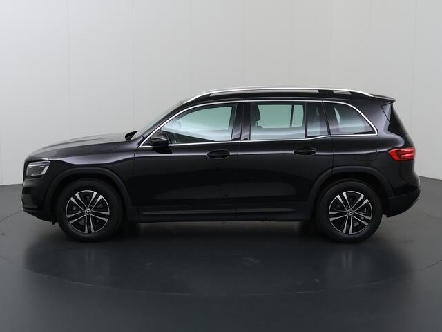 Mercedes-Benz GLB-Klasse 180 Star Edition | Facelift | MBUX | Stoelverwarming | Parkeercamera | Elektrische Kofferklep |