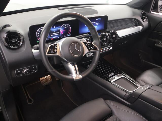 Mercedes-Benz GLB-Klasse 180 Star Edition | Facelift | MBUX | Stoelverwarming | Parkeercamera | Elektrische Kofferklep |
