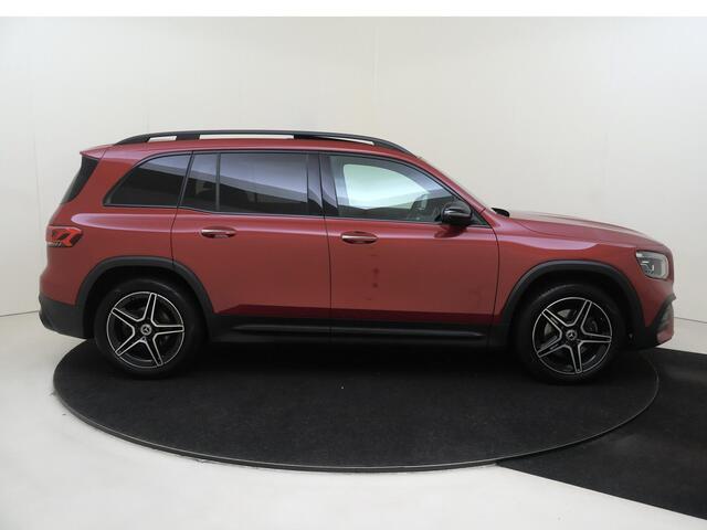 Mercedes-Benz GLB-Klasse 200 AMG-Line 163PK | Panorama-dak | Trekhaak Uitklapbaar | Keyless | Matrix LED | Stoelverwarming