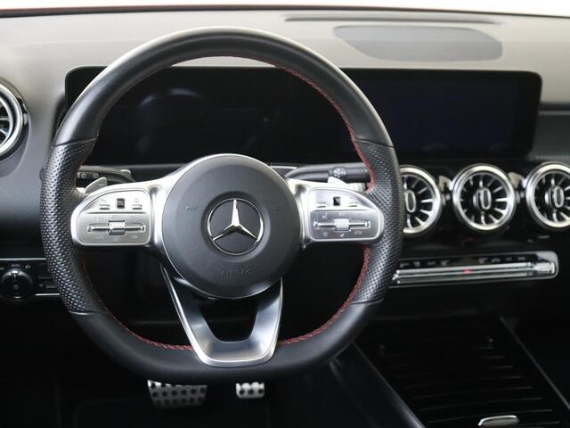 Mercedes-Benz GLB-Klasse 200 AMG-Line 163PK | Panorama-dak | Trekhaak Uitklapbaar | Keyless | Matrix LED | Stoelverwarming