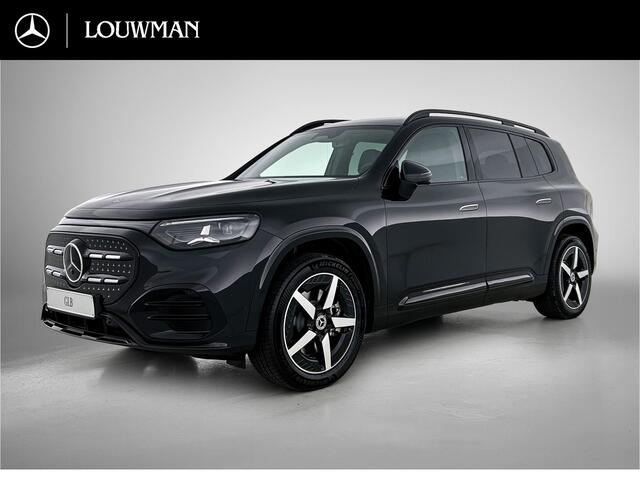 Mercedes-Benz GLB-Klasse 200 Business Solution AMG 7p. 58 kWh | Premium pakket | Winterpakket | Nightpakket | Trekhaak | Vast panoramadak | 19" vijfspaaks lichtmetalen AMG-velgen | GUARD 360° |