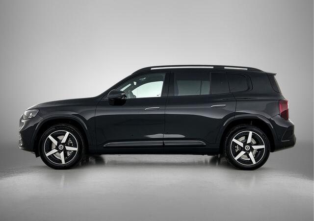 Mercedes-Benz GLB-Klasse 200 Business Solution AMG 7p. 58 kWh | Premium pakket | Winterpakket | Nightpakket | Trekhaak | Vast panoramadak | 19" vijfspaaks lichtmetalen AMG-velgen | GUARD 360° |