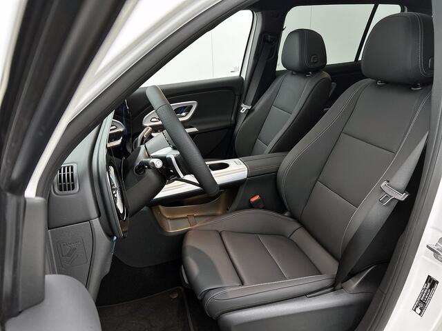 Mercedes-Benz GLB-Klasse 200 Business Solution AMG 7p. | Premium plus pakket | Nightpakket | Parkeerpakket | Trekhaak | Vast panoramadak | Massage functie | GUARD 360° | Burmester Surround Sound systeem | 19" vijfspaaks lichtmetalen AMG-velgen |