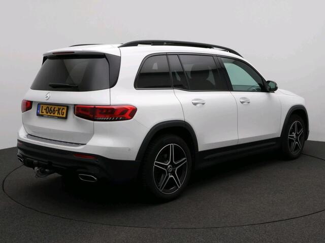 Mercedes-Benz GLB-Klasse 180 Business Solution AMG AMG Line | Night Pakket | Panorama Schuif-Kanteldak | Parkeerpakket met achteruitrijcamera | Stoelverwarming. Inclusief 24 maanden MB Certified garantie voor Europa.