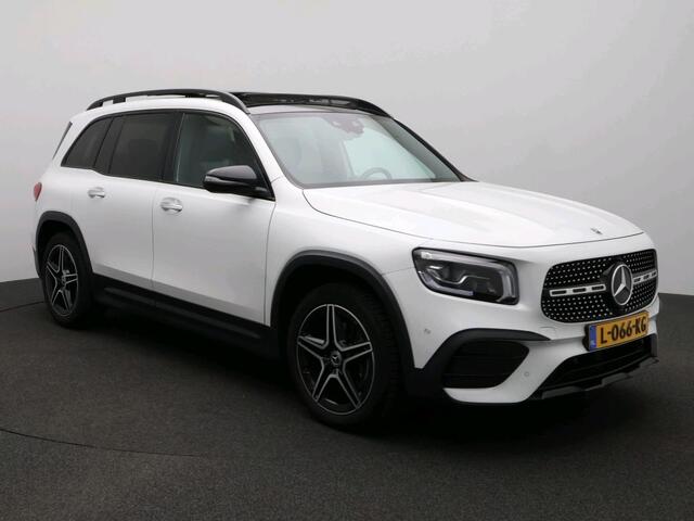 Mercedes-Benz GLB-Klasse 180 Business Solution AMG AMG Line | Night Pakket | Panorama Schuif-Kanteldak | Parkeerpakket met achteruitrijcamera | Stoelverwarming. Inclusief 24 maanden MB Certified garantie voor Europa.