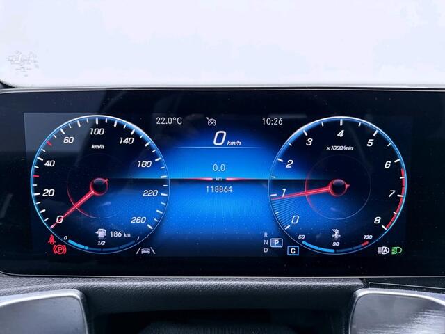 Mercedes-Benz GLB-Klasse 180 Business Solution AMG AMG Line | Night Pakket | Panorama Schuif-Kanteldak | Parkeerpakket met achteruitrijcamera | Stoelverwarming. Inclusief 24 maanden MB Certified garantie voor Europa.