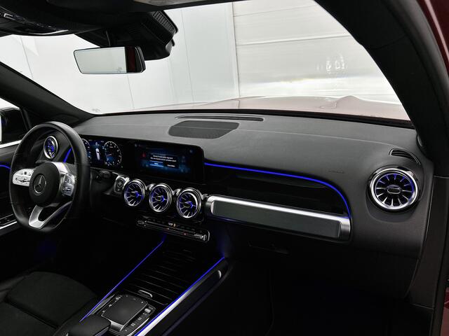 Mercedes-Benz GLB-Klasse 180 Business Solution AMG | Panoramadak | Achteruitrijcamera | Trekhaak | Elektr. Stoelen | Inclusief 24 maanden MB Certified garantie voor Europa.