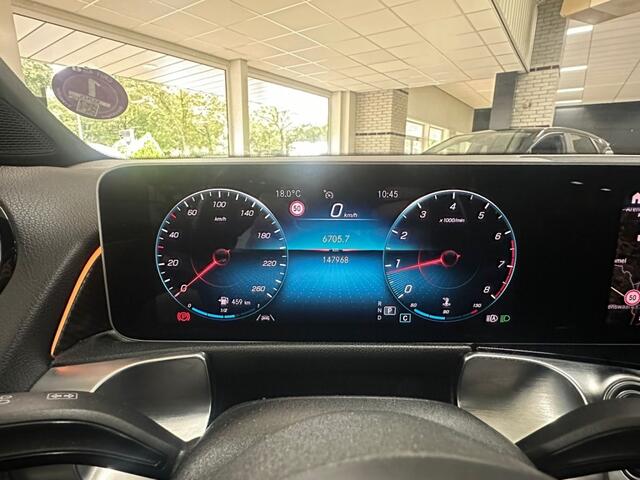 Mercedes-Benz GLB-Klasse 200 BNS SOLUT. AMG Night Pakket Camera Dodehoekdetectie Stoelverwarming Sfeerverlichting