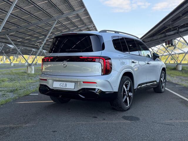 Mercedes-Benz GLB-Klasse 250+ Business Solution AMG 7p. 85.5 kWh | Night | Trekhaak | 7 persoons | Panoramadak | Sfeerverlichting | Distronic | Parkeercamera |