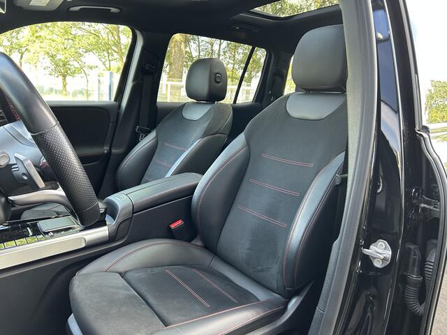 Mercedes-Benz GLB-Klasse 180 AMG 7-pers. // Trekhaak // Panoramadak // Memory // Keyless // Carplay // MultiBeam LED // Nightpakket // Sfeerverlichting