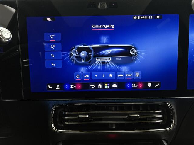 Mercedes-Benz GLB-Klasse 180 Business Solution AMG 7p. | Premium pakket | Nightpakket | Verstelbare demping | Vast panoramadak | GUARD 360° | 20" multispaaks lichtmetalen AMG-velgen | Massage functie | Warmtewerend, donkergetint glas |
