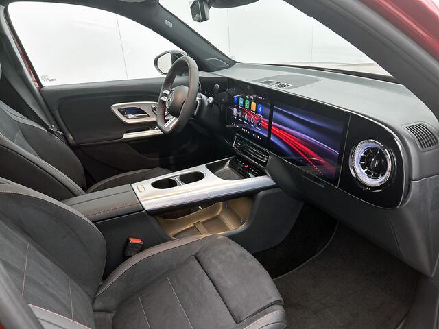 Mercedes-Benz GLB-Klasse 200 Business Solution AMG 7p. 58 kWh | Premium pakket | Nightpakket | Winterpakket | Sportstoelen | Trekhaak | Vast panoramadak | Massage functie | GUARD 360° | 19" vijfspaaks lichtmetalen AMG-velgen |