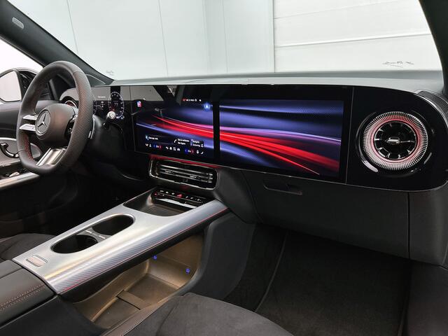 Mercedes-Benz GLB-Klasse 200 Business Solution AMG 7p. 58 kWh | Premium pakket | Winterpakket | Nightpakket | Sportstoelen pakket | Trekhaak | Vast panoramadak | 19" vijfspaaks lichtmetalen AMG-velgen | GUARD 360°|