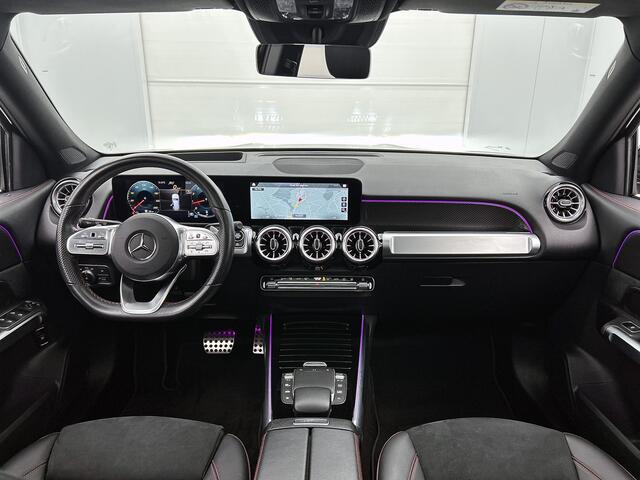 Mercedes-Benz GLB-Klasse 200 AMG Line AMG Line | Night Pakket | Panorama Schuif-Kanteldak | Trekhaak | Head-up display | Distronic | Inclusief 24 maanden Mercedes-Benz Certified garantie voor Europa.