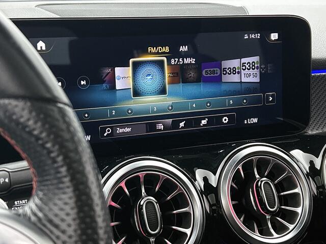 Mercedes-Benz GLB-Klasse 200 AMG Line AMG Line | Night Pakket | Panorama Schuif-Kanteldak | Trekhaak | Head-up display | Distronic | Inclusief 24 maanden Mercedes-Benz Certified garantie voor Europa.