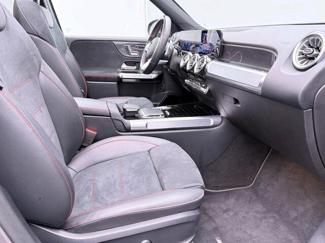 Mercedes-Benz GLB-Klasse 200 Business Solution AMG 7p. 7 Persoons | AMG Line | Night pakket | Panorama Schuif-Kanteldak | Parkeerpakket met achteruitrijcamera. Inclusief 24 maanden Mercedes-Benz Certified garantie voor Europa.