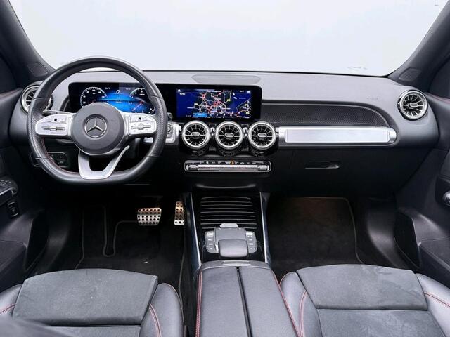 Mercedes-Benz GLB-Klasse 200 Business Solution AMG 7p. 7 Persoons | AMG Line | Night pakket | Panorama Schuif-Kanteldak | Parkeerpakket met achteruitrijcamera. Inclusief 24 maanden Mercedes-Benz Certified garantie voor Europa.