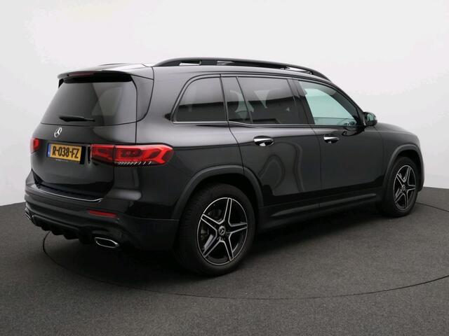 Mercedes-Benz GLB-Klasse 180 Business Solution AMG 7p. 7 Persoons | Premium Plus | AMG Line | Night Pakket | Panorama Schuif-Kanteldak. Inclusief 24 maanden Mercedes-Benz Certified garantie voor Europa.