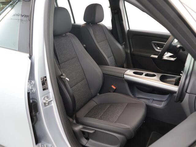 Mercedes-Benz GLB-Klasse 250+ Business Solution 7p. 85.5 kWh | Trekhaak | Derde Zitrij | Achteruitrijcamera | Voorstoelen verwarmd |