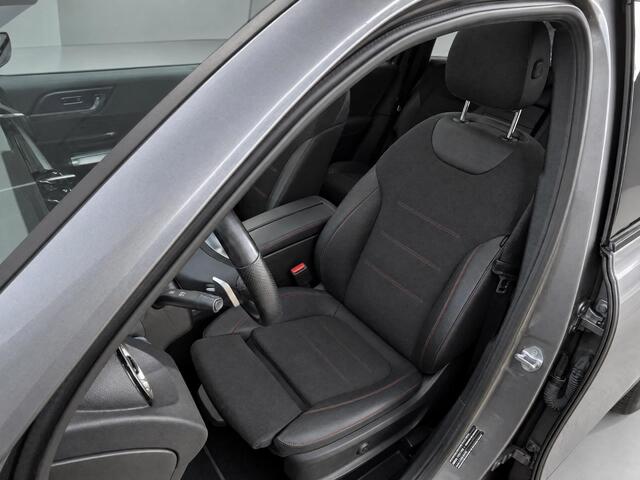 Mercedes-Benz GLB-Klasse 200 AMG Line | Panoramadak | Sfeerverlichting |