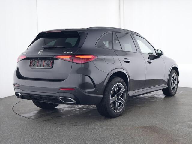 Mercedes-Benz GLC-KLASSE 400 e 4MATIC AMG Plug-In Hybride AMG Line Premium | Night Pakket | Trekhaak | Panorama Schuif-Kanteldak | Rijassistentiepakket plus. Inclusief 24 maanden MB Certified garantie voor Europa.