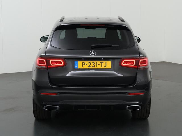 Mercedes-Benz GLC-KLASSE 300e 4MATIC Business Solution AMG | Night | Achteruitrijcamera | Stoelverwarming | Keyless Go |