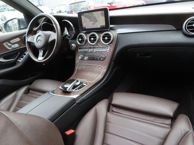 Mercedes-Benz GLC-KLASSE 250 4MATIC Premium Plus | Panoramaschuifdak | stoelen elektrisch verstelbaar + geheugen | camera | lederen bekleding
