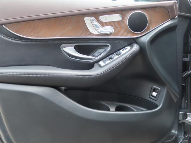 Mercedes-Benz GLC-KLASSE 250 4MATIC Premium Plus | Panoramaschuifdak | stoelen elektrisch verstelbaar + geheugen | camera | lederen bekleding