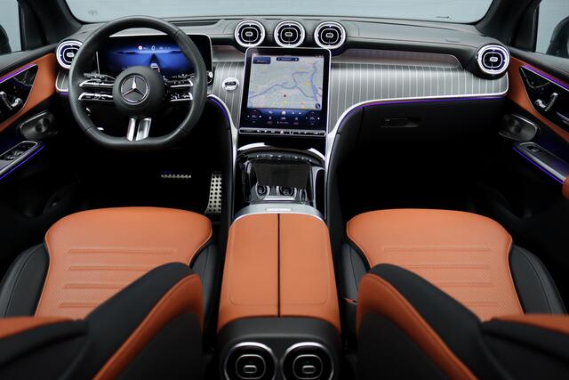 Mercedes-Benz GLC-KLASSE 400e 4MATIC AMG Line Aut9 | Luchtvering | Achterasbesturing | Distronic+ | Burmester | Stoelventilatie | Verwarmd Stuurwiel | Trekhaak | HUD | Leder | Digital Light | Panoramadak |