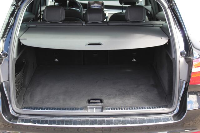 Mercedes-Benz GLC-KLASSE 250-211pk 4MATIC 'Premium'. AUTOMAAT ! Nette 4-wiel aangedreven wagen, trekgewicht 2.400kg ! Autm. airco, navigatie, telefoonvoorb., camera, comfortstoelen, elektr. achterklep, elektr. trekhaak, metallic lak, LM wielen, LED verlichting, etc, etc.
