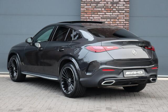 Mercedes-Benz GLC-KLASSE Coupé 300 4MATIC AMG Line Aut9 | Panoramadak | Distronic Pro | Trekhaak | Verwarmd Stuurwiel | Surround Camera | Memory | Nightpakket | Sfeerverlichting |