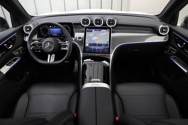 Mercedes-Benz GLC-KLASSE 300e AMG 4-Matic | 313PK | Massage | Pano | Burmester | Digital-light | Sfeerverlichting | Distronic | Stoelkoeling | Air-balance | 2024.